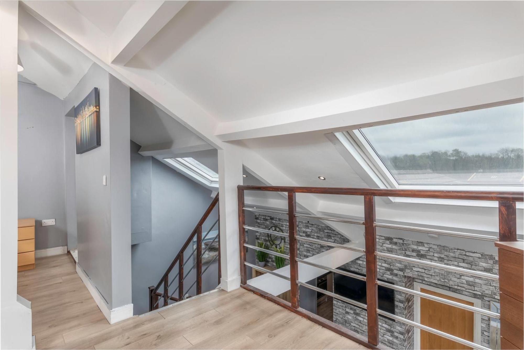 Darlington Luxury Penthouse Apartment *