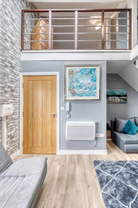 Darlington Luxury Penthouse Apartment