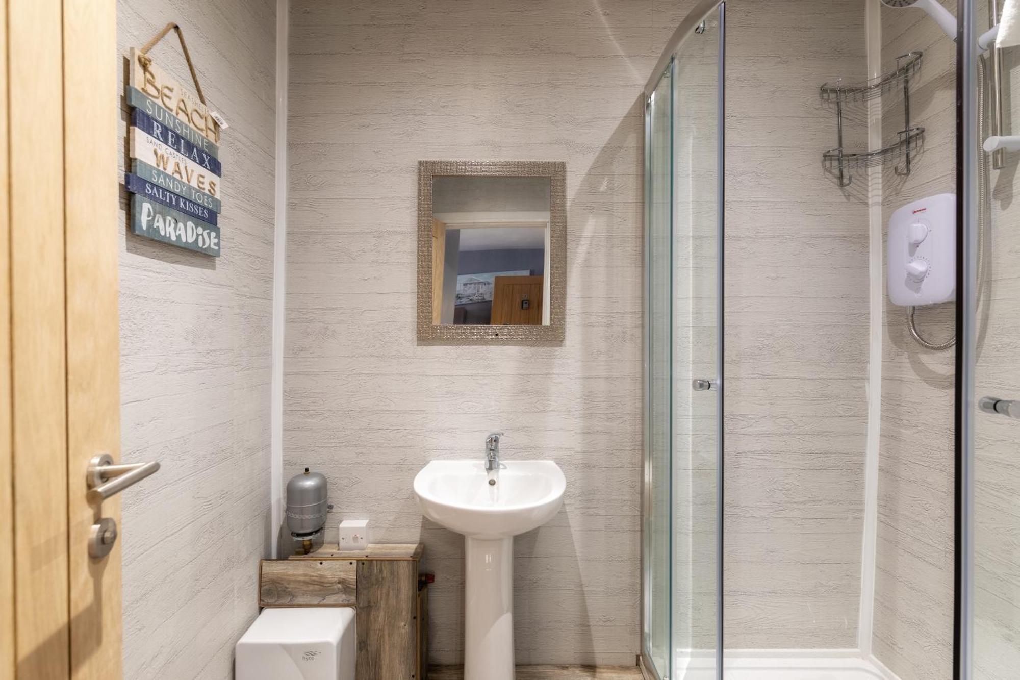 Darlington Luxury Penthouse Apartment *
